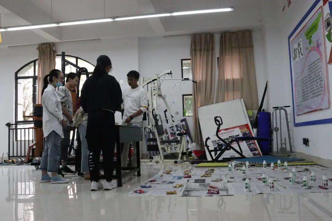与同学们一起欢庆国庆
