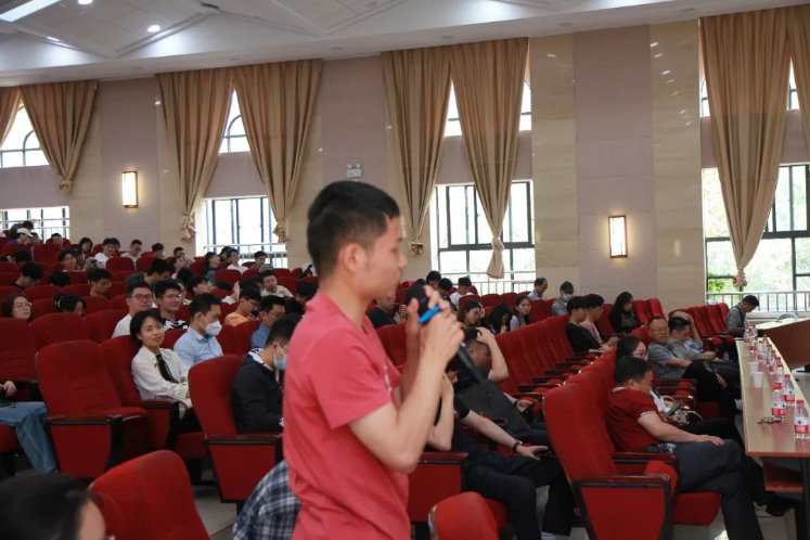 北京大学金芝教授